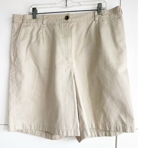 L.L. Bean Women’s Khaki Chino Shorts Size 18W Classic Outdoors Summer Comfort